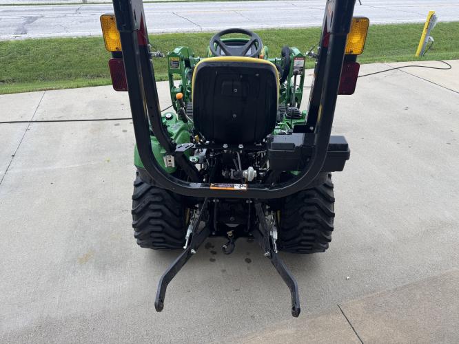 John Deere 1023E
