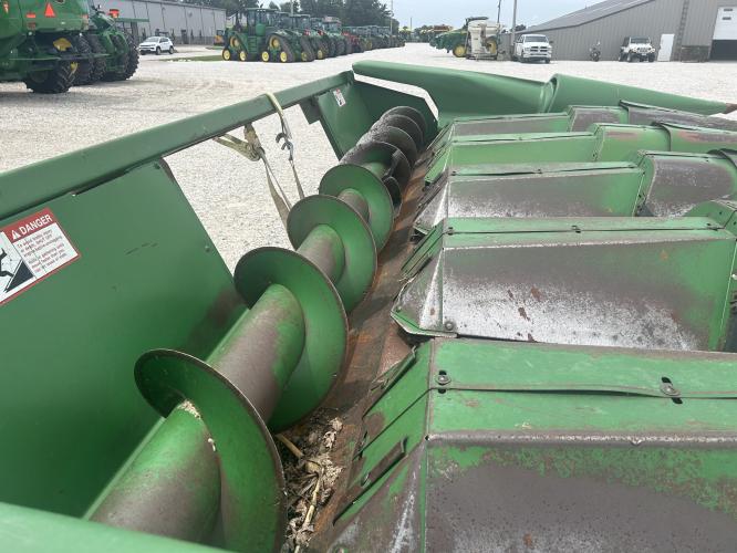 John Deere 643