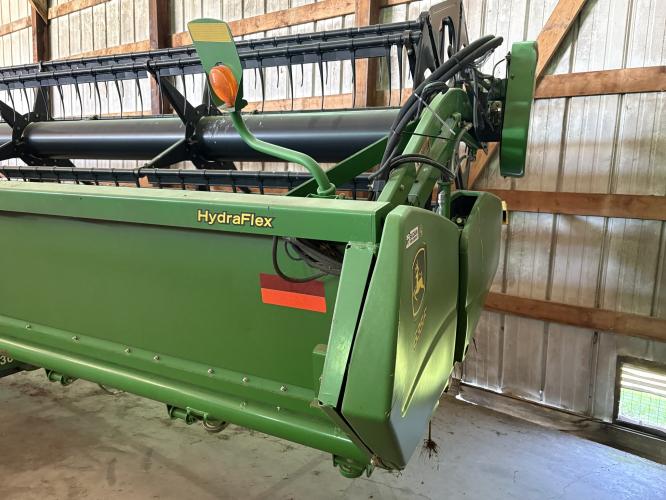 John Deere 635F