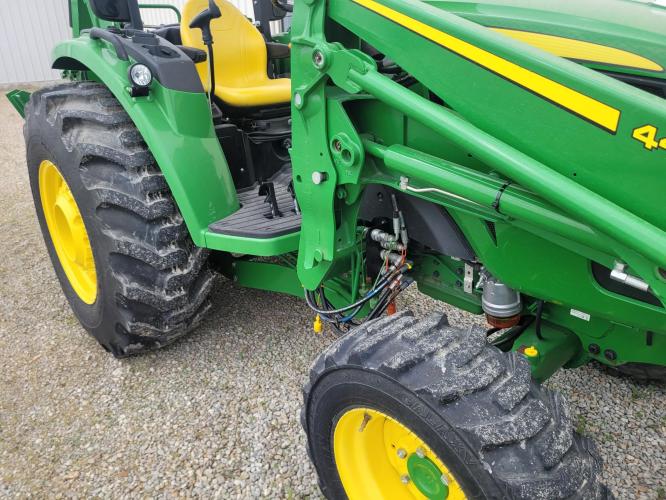 John Deere 4052R