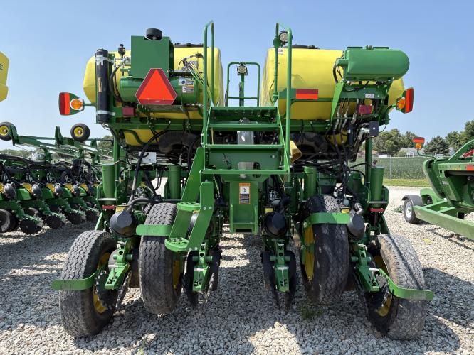 John Deere 1775NT