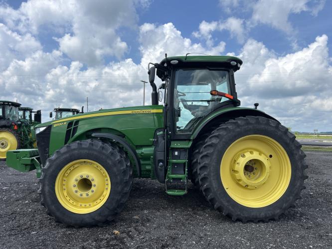John Deere 8320R