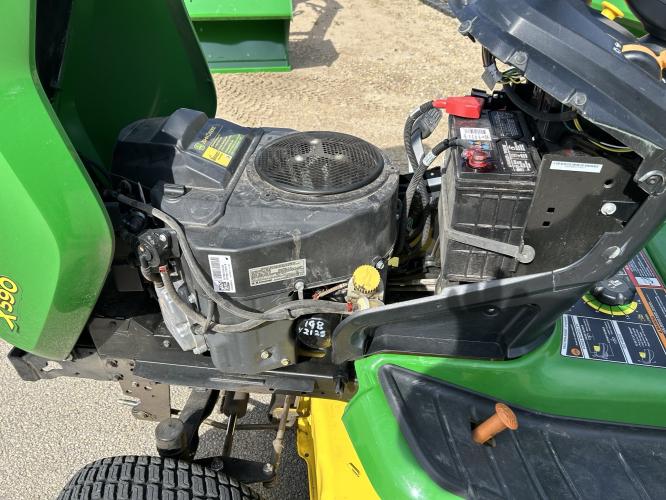 John Deere X590