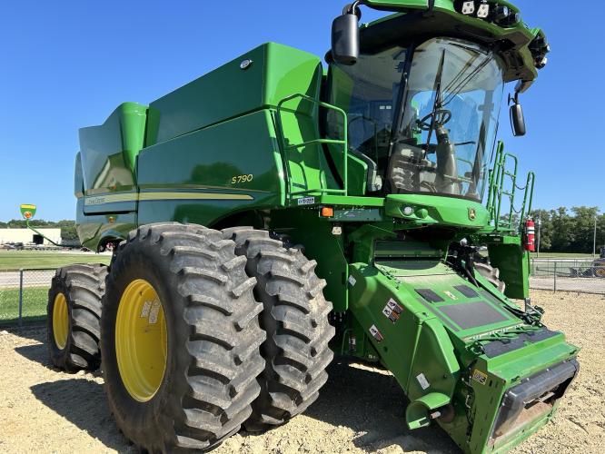 John Deere S780