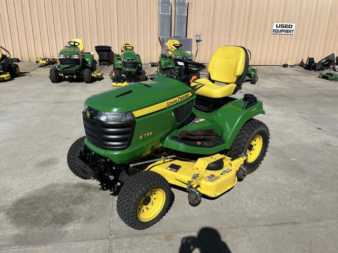 John Deere X739