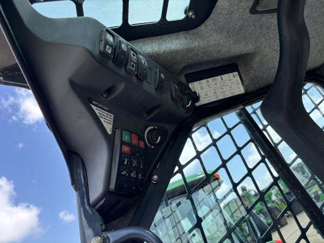 John Deere 333G