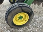 John Deere 637