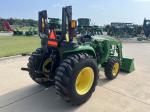 John Deere 3032E