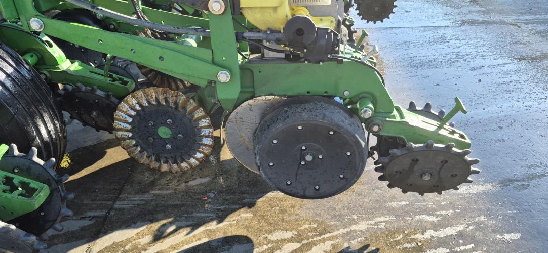 John Deere 1790