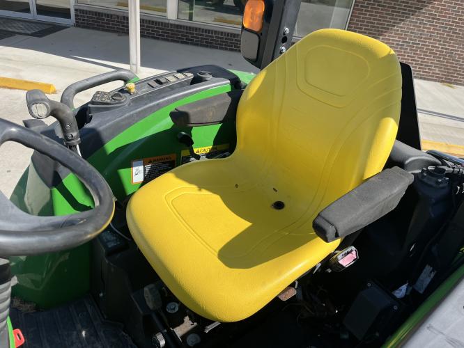 John Deere 4044R