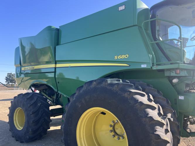 John Deere S680