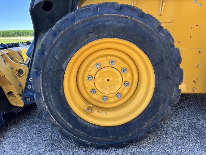 John Deere 318G