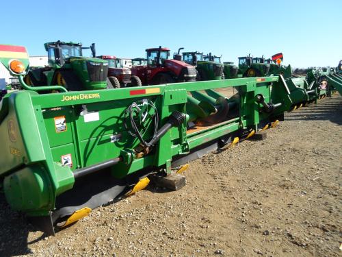  John Deere 608C StalkMaster