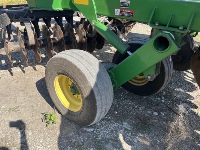 John Deere 2623VT