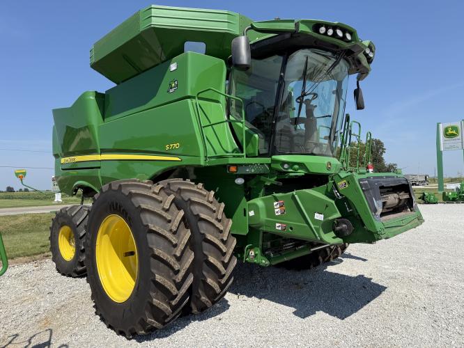John Deere S770