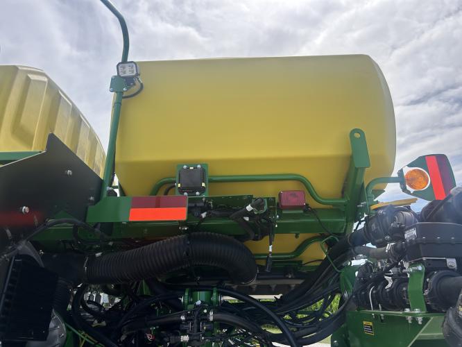 John Deere 1775NT