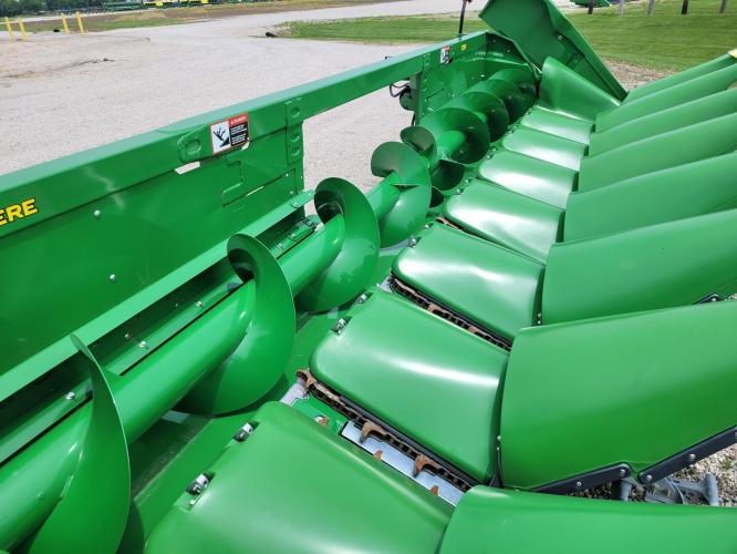 John Deere C8R