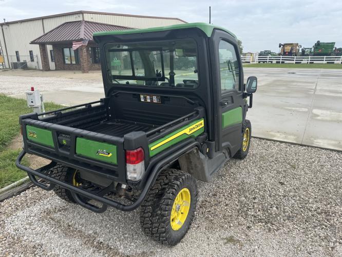 John Deere XUV835R Signature