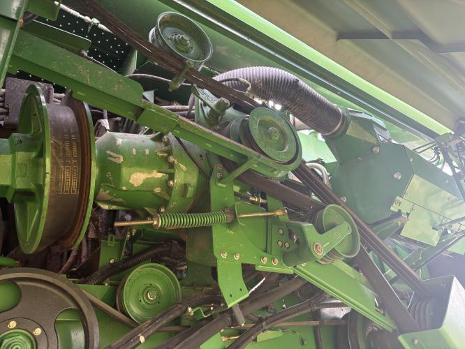 John Deere S670