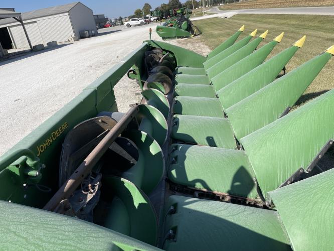 John Deere 608C StalkMaster