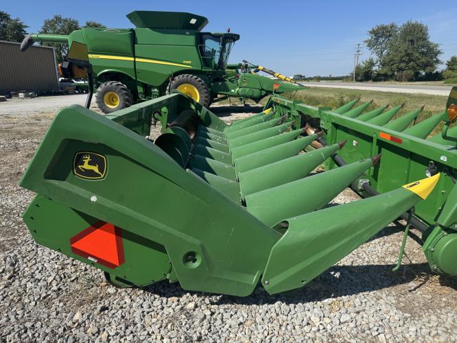 John Deere C8R