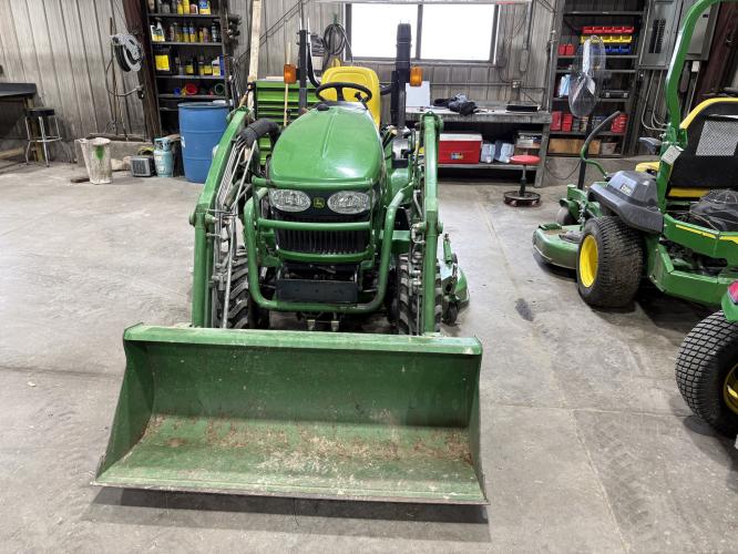 John Deere 2320