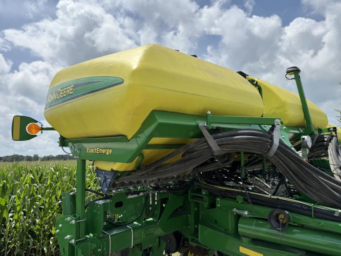 John Deere 1775NT
