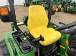 John Deere 3046R