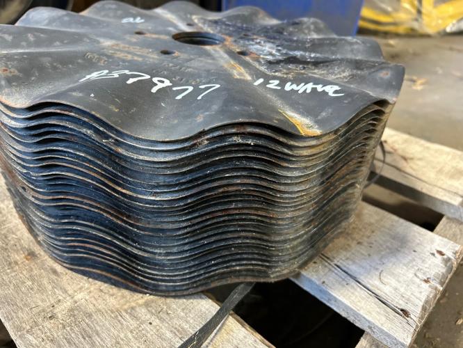 John Deere NEW A37977 16" CLOULTER BLADE