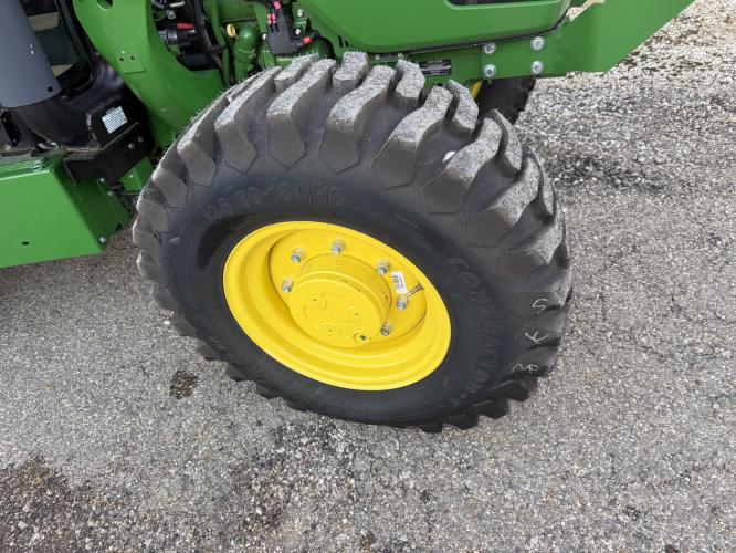 John Deere 5060E