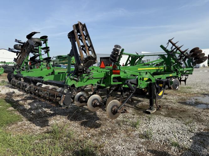 John Deere 2730