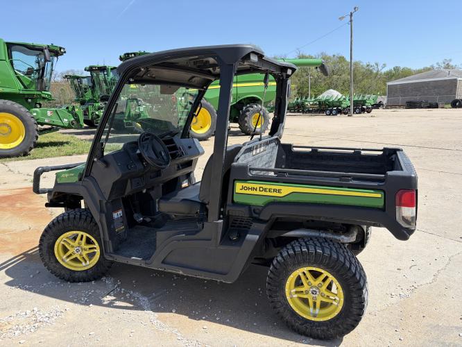 John Deere XUV835M