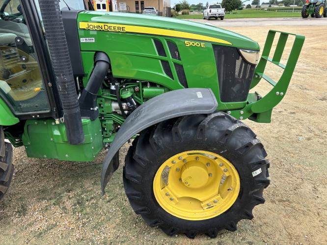 John Deere 5100E