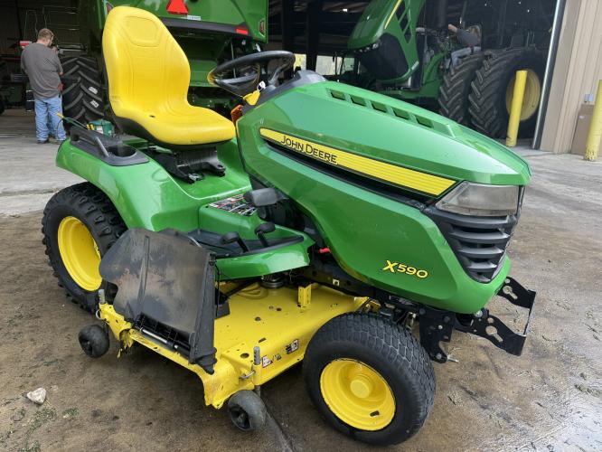 John Deere X590