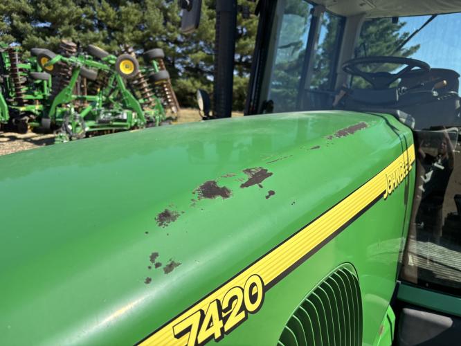 John Deere 7420