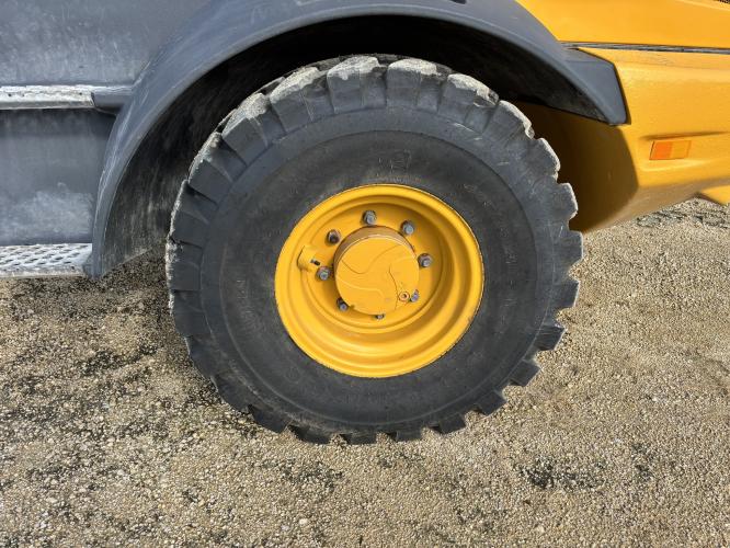 John Deere 324L
