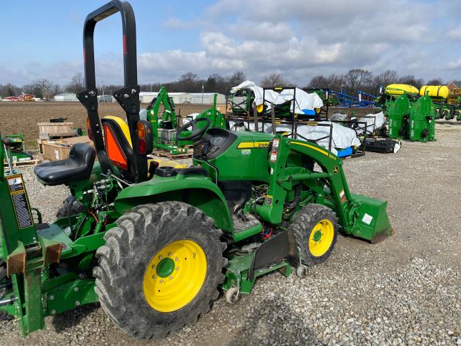 John Deere 3033R