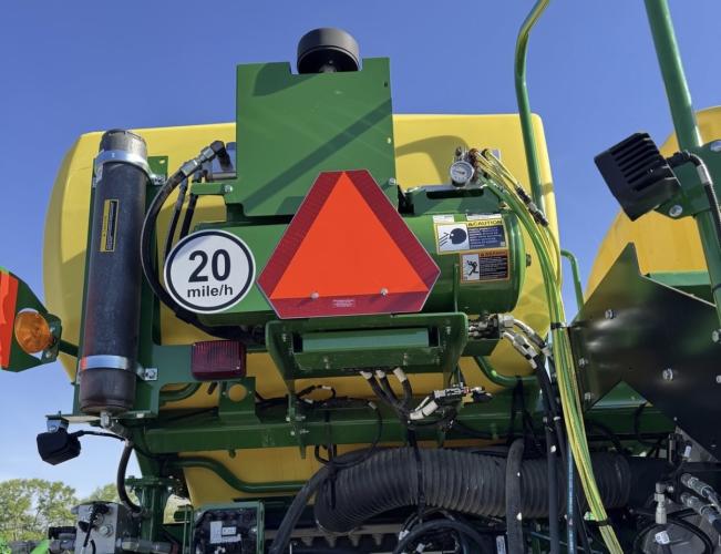 John Deere 1775NT