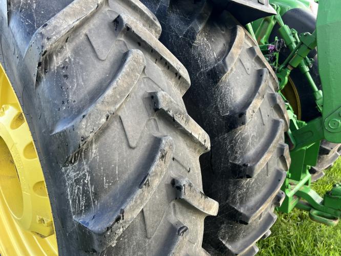 John Deere 8320R