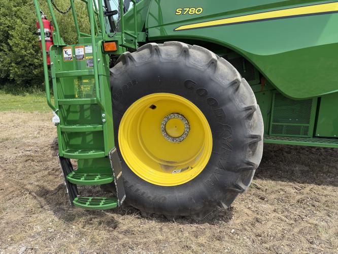 John Deere S780