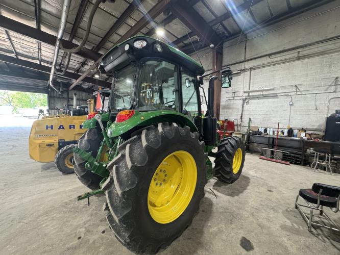 John Deere 5120M