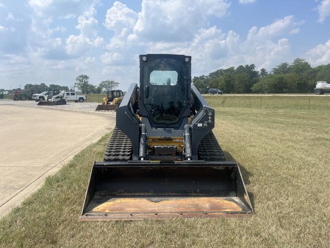 John Deere 331G