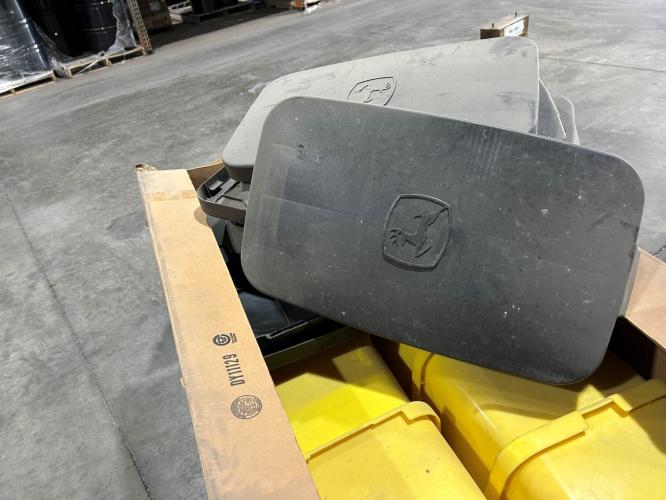 John Deere NEW BA28956 1.6 BU VAC HOPPER W/ LID