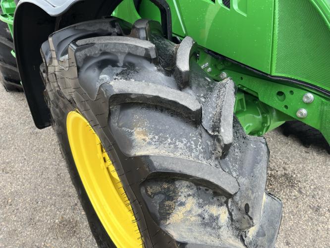 John Deere 6130M