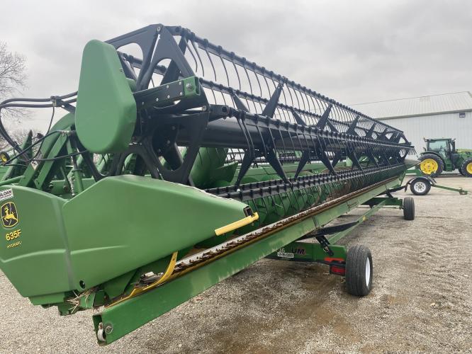 John Deere 635F