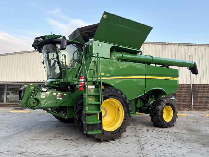 John Deere S770