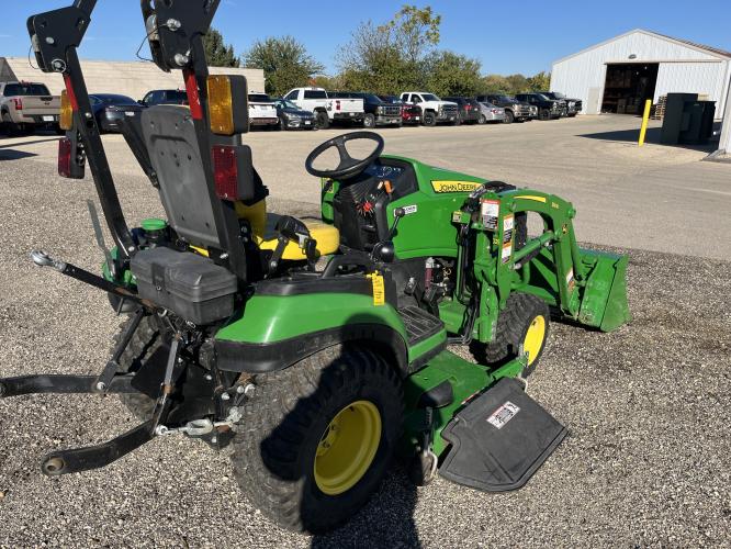 John Deere 1025R