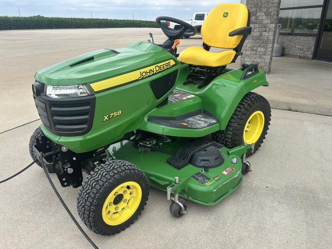 John Deere X758