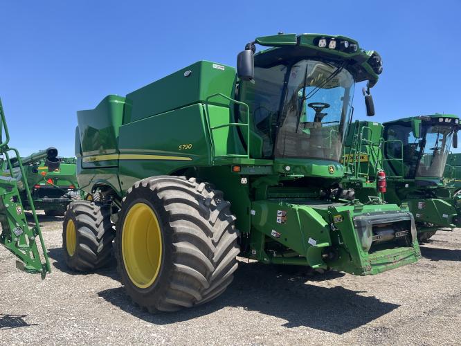 John Deere S790