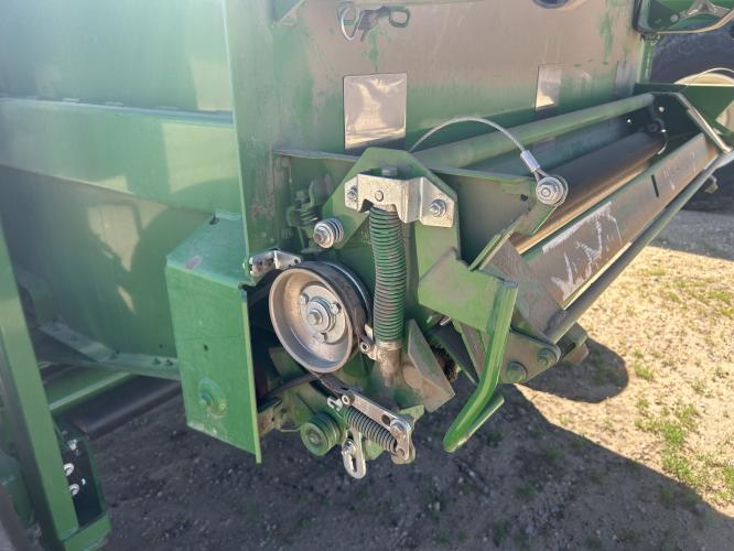 John Deere 560M